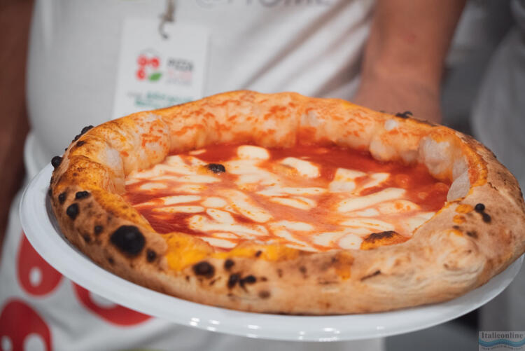 Festival della Pizza Napoletana in Piazza del Plebiscito
